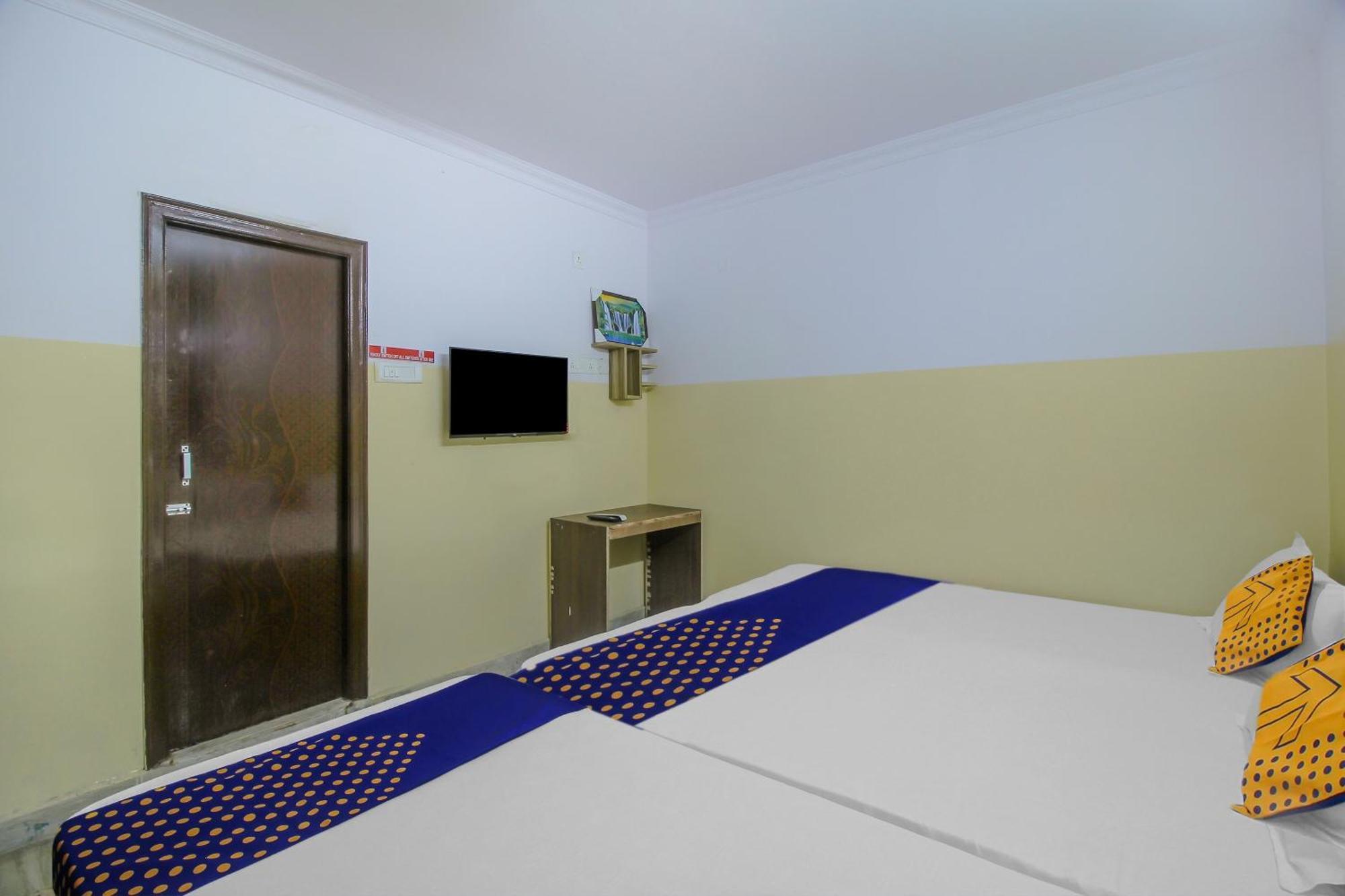 Spot On 81775 Mohit Gokul Lodge New Luxury Room'S Near Secunderabad Railway Station Lalaguda ภายนอก รูปภาพ