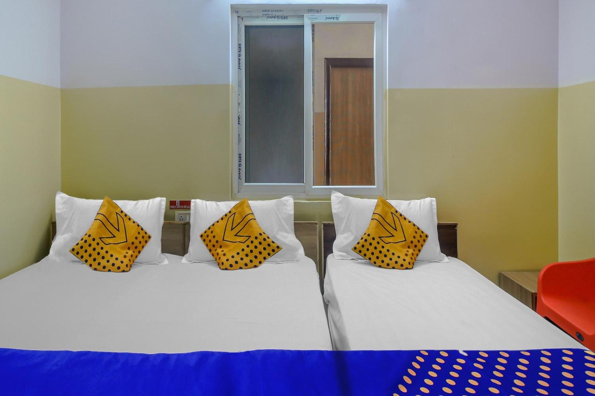 Spot On 81775 Mohit Gokul Lodge New Luxury Room'S Near Secunderabad Railway Station Lalaguda ภายนอก รูปภาพ