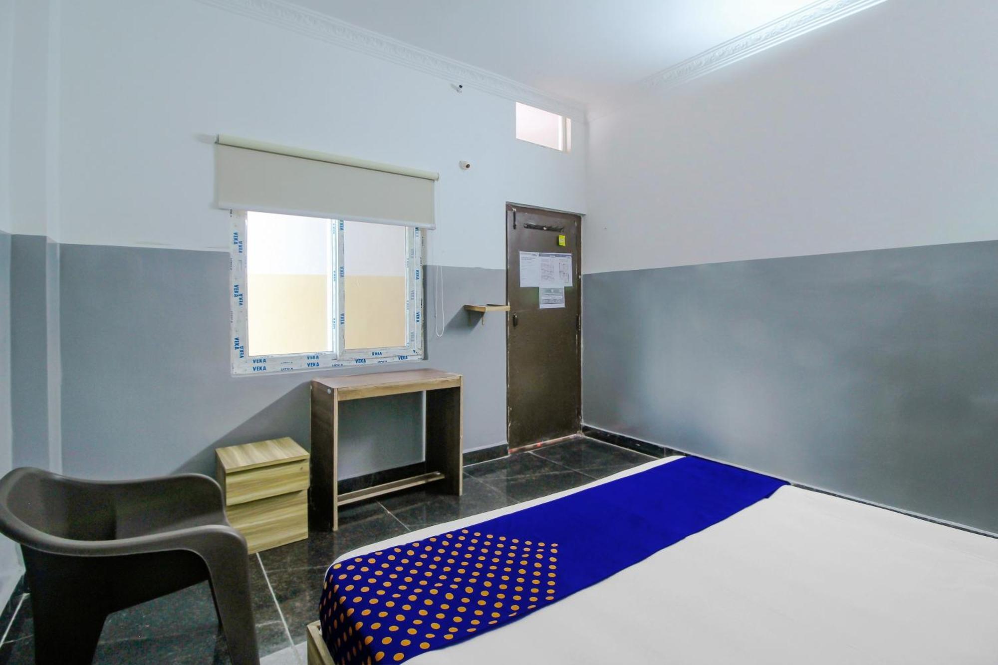 Spot On 81775 Mohit Gokul Lodge New Luxury Room'S Near Secunderabad Railway Station Lalaguda ภายนอก รูปภาพ