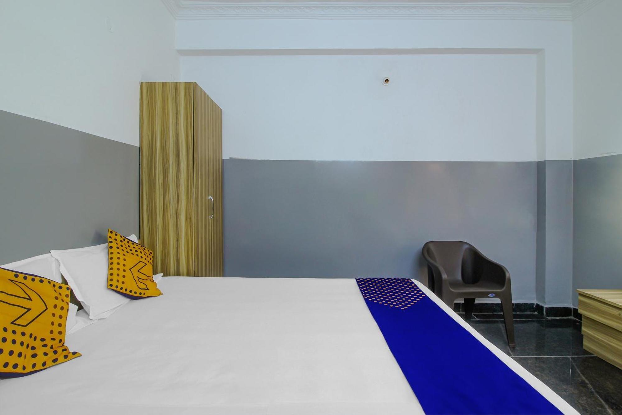 Spot On 81775 Mohit Gokul Lodge New Luxury Room'S Near Secunderabad Railway Station Lalaguda ภายนอก รูปภาพ