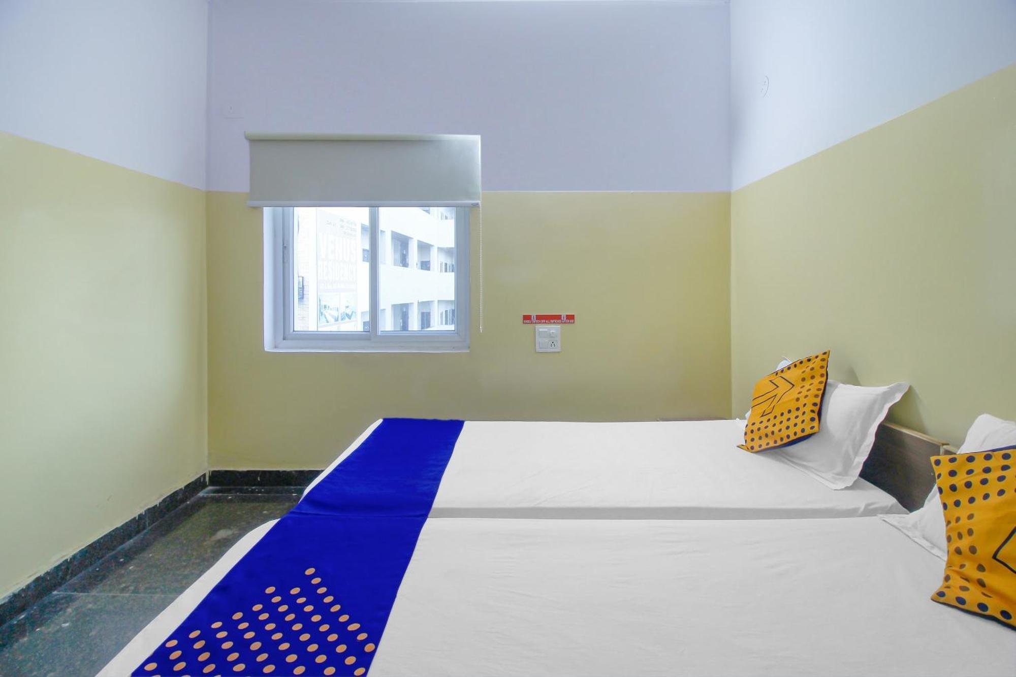 Spot On 81775 Mohit Gokul Lodge New Luxury Room'S Near Secunderabad Railway Station Lalaguda ภายนอก รูปภาพ