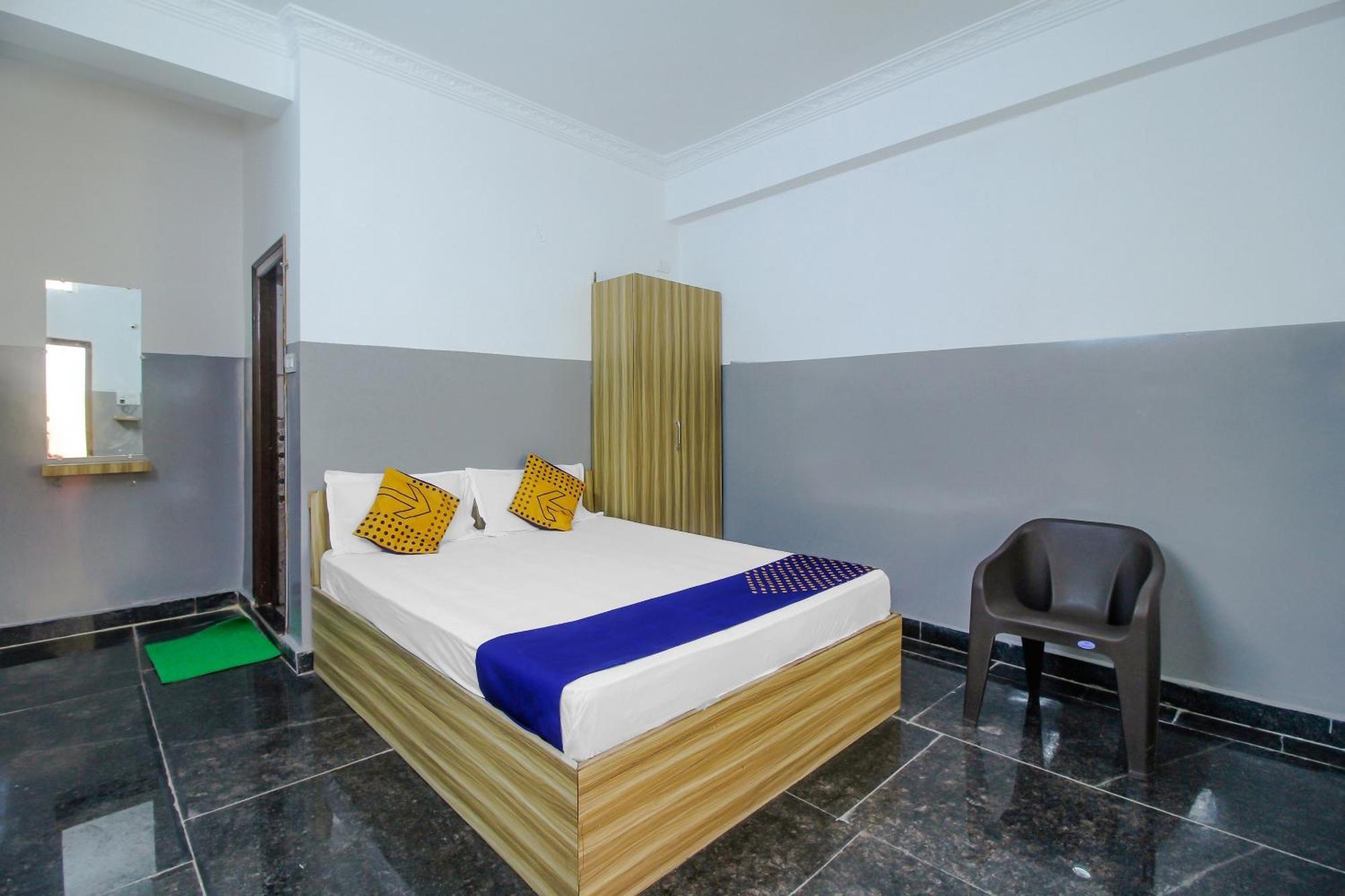 Spot On 81775 Mohit Gokul Lodge New Luxury Room'S Near Secunderabad Railway Station Lalaguda ภายนอก รูปภาพ