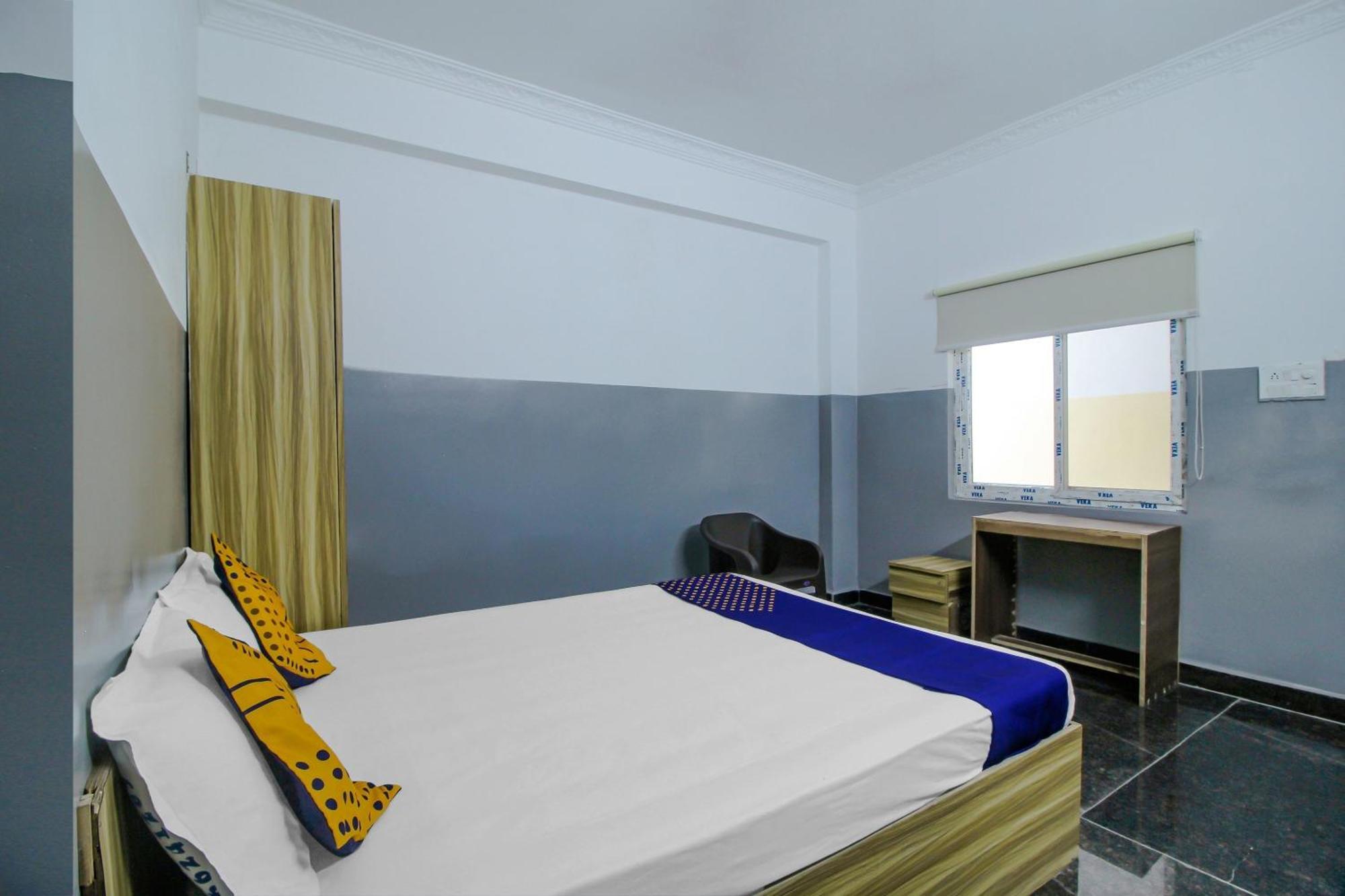 Spot On 81775 Mohit Gokul Lodge New Luxury Room'S Near Secunderabad Railway Station Lalaguda ภายนอก รูปภาพ